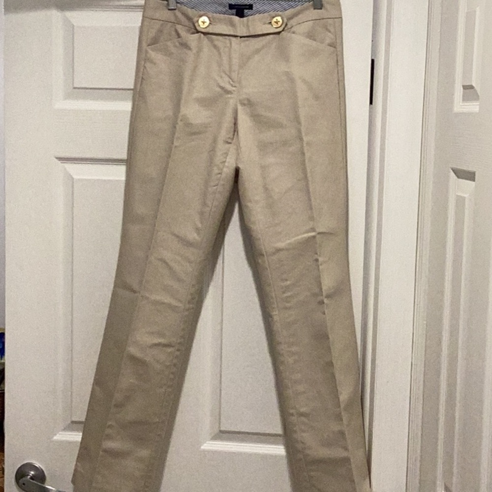 Women’s Tommy Hilfiger Pants Khaki size 4 excellent condition used condition
